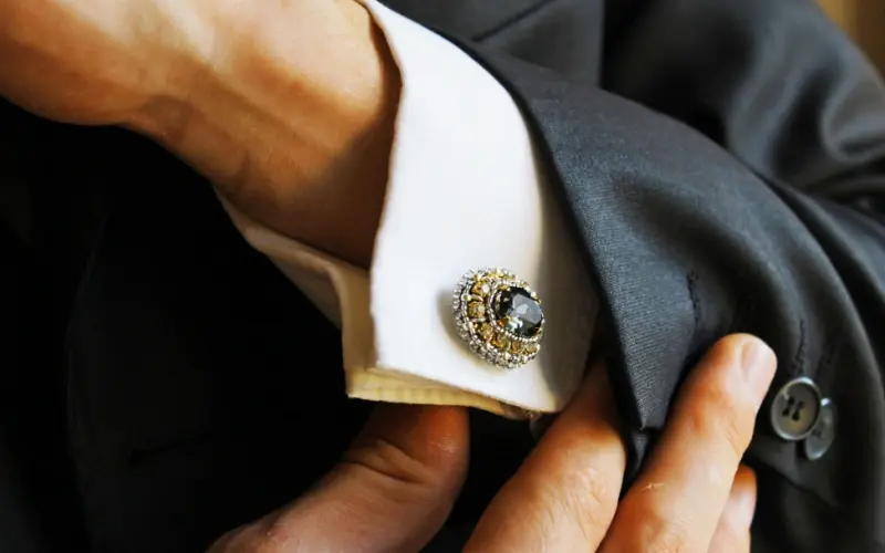how to choose cufflinks for men
