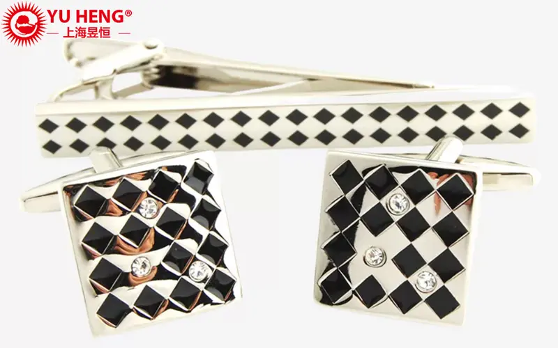 what are tie clips
